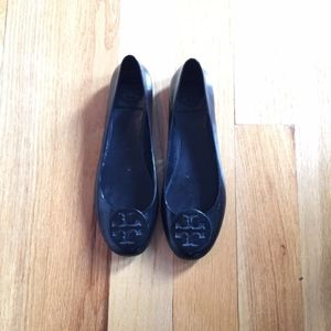 TORY BURCH. Black Rubber Logo Ballet Flats. 8.